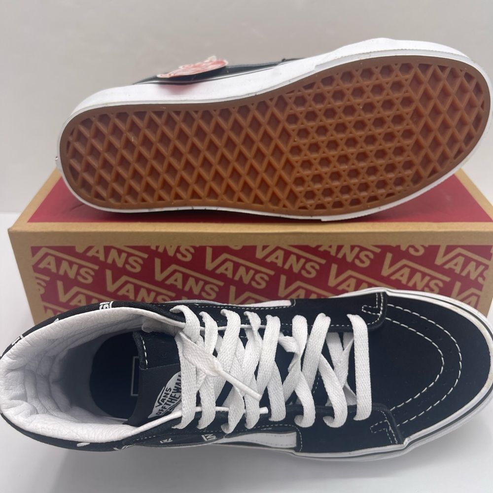 Vans WMNS Sk8-Hi
(Vans) Black/True White Sneakers
VN0A32QGQW7 - Picture 14 of 16
